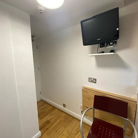 F14- Single Studio Shared Shower/Toilet Near Paddington Londen Buitenkant foto